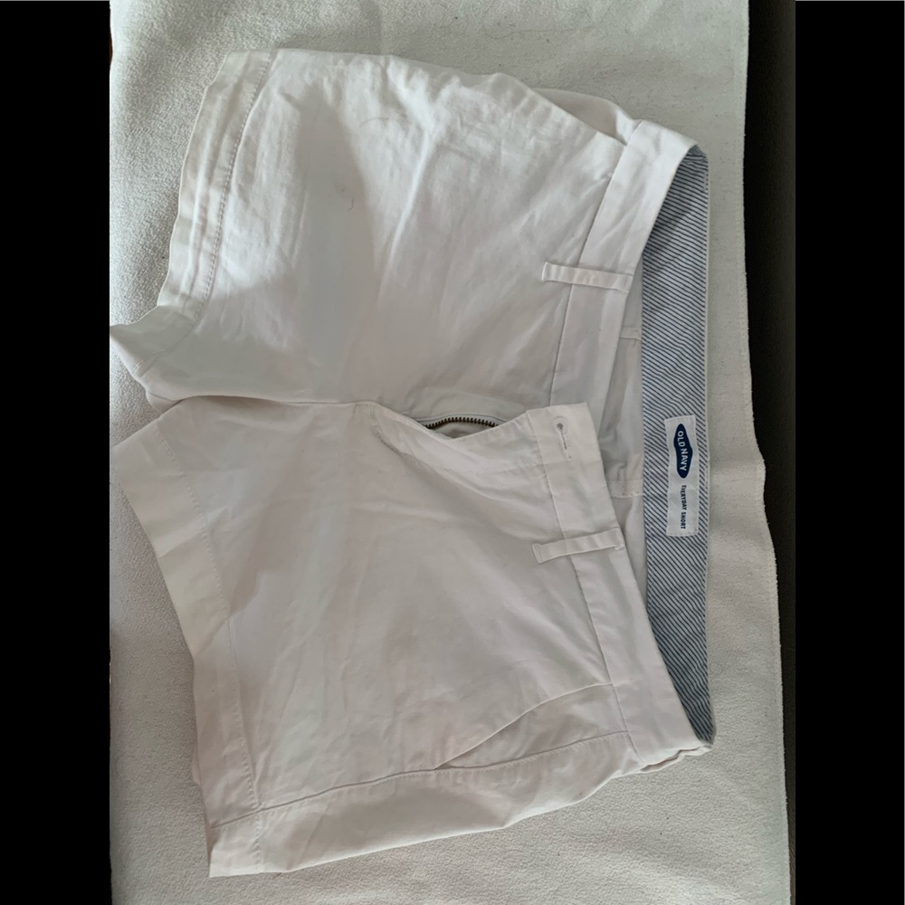 Old Navy women white shorts
